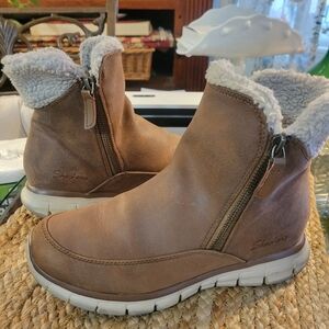 Skechers Womans Boots